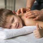 Memijat Baby? Ini Dia Manfaat Manfaat nyaa