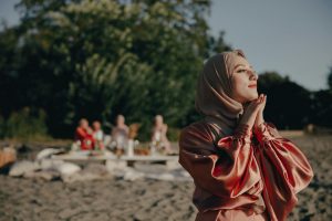 Manfaat Herbal Stamp Massage